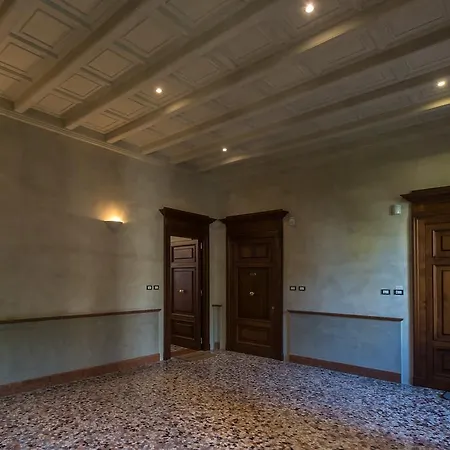 Alighieri Theatre Charming * Ravena