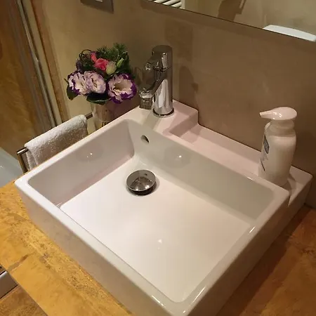 דירה Alighieri Theatre Charming ראבנה