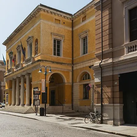 Alighieri Theatre Charming