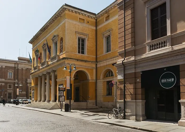 Alighieri Theatre Charming